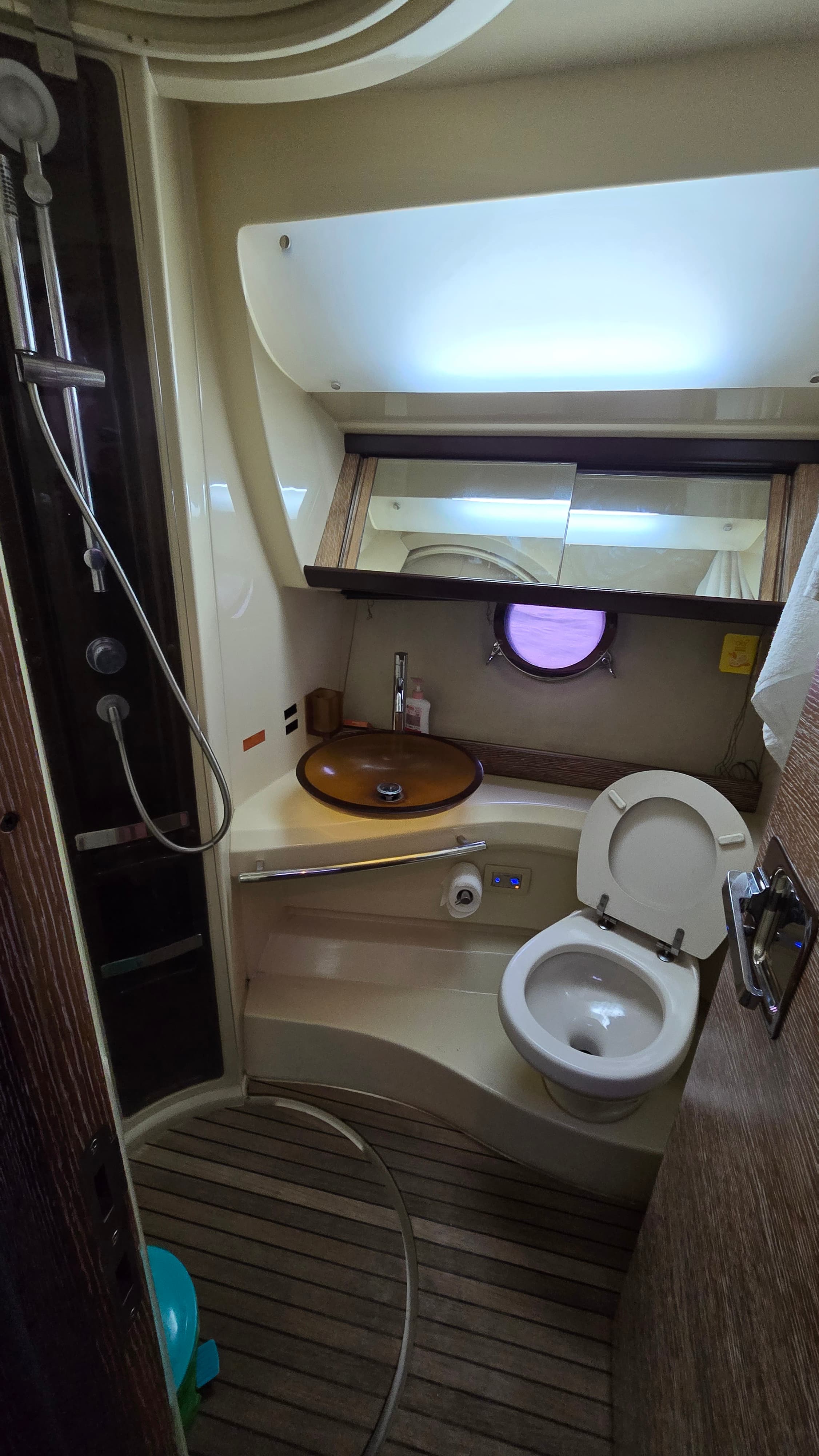 Deck detail aboard the Azimut 38 during a Mumbai charter