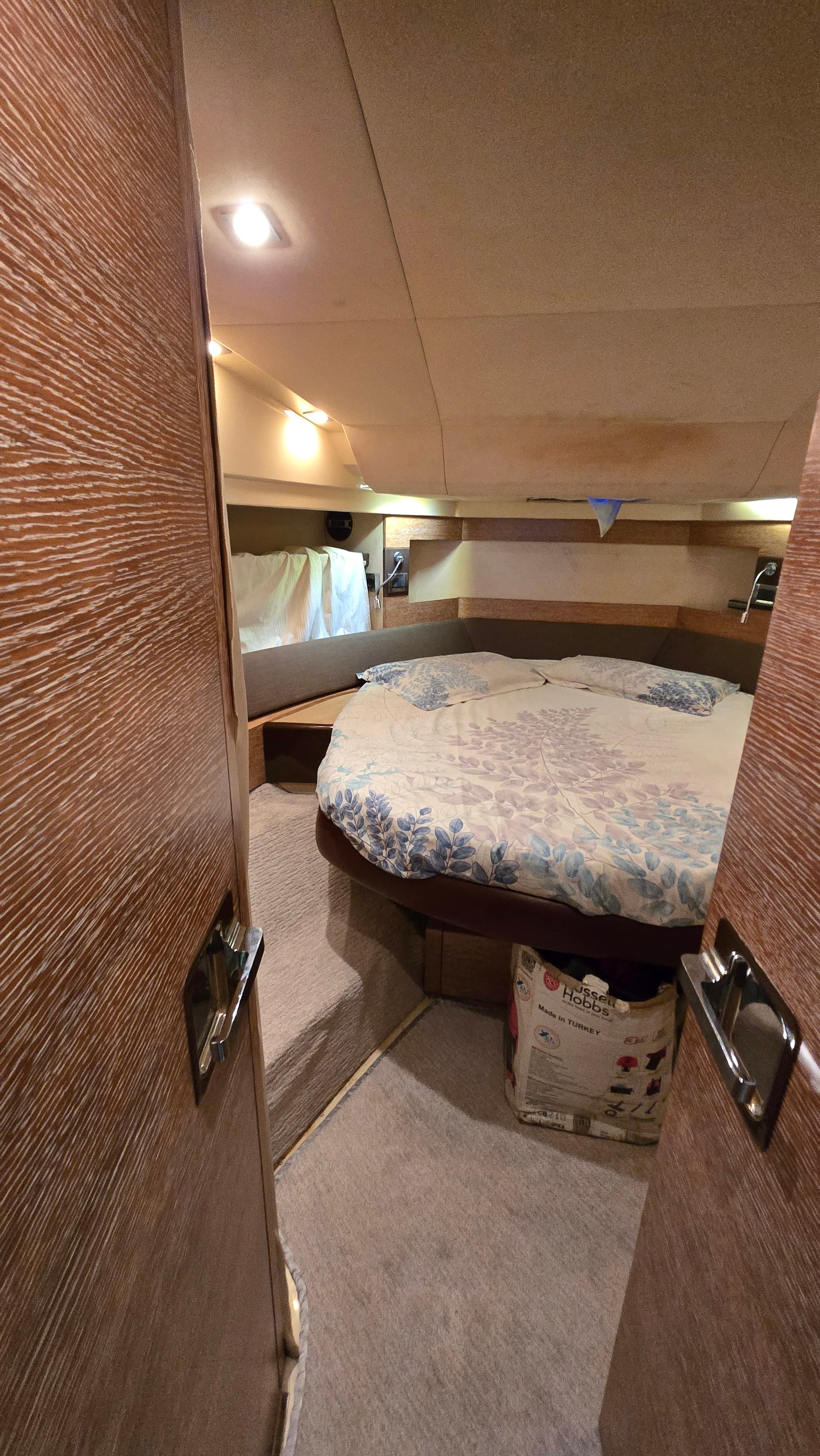 Deck detail aboard the Azimut 38 during a Mumbai charter