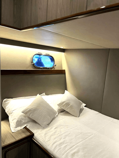 The second guest cabin with a made-up berth