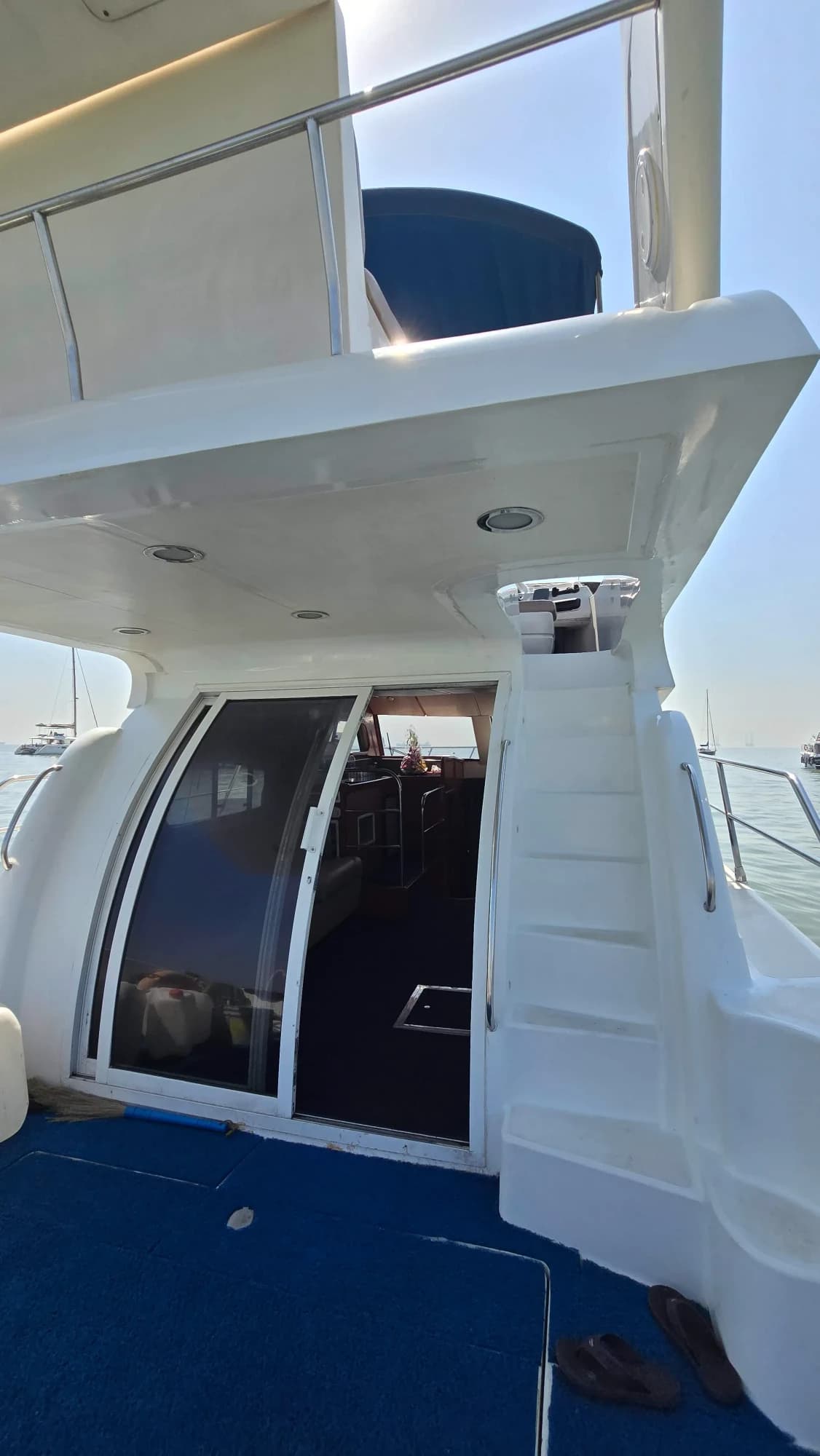 The aft cockpit deck seen from the flybridge stairs